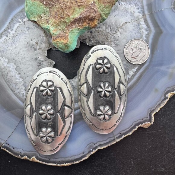 Leander Tahe Native American Sterling Silver Large Oval Repousse Post Earrings - Picture 8 of 10